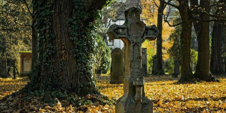 Sv. maša za žrtve povojnih pobojev v Matjaževi jami 2025